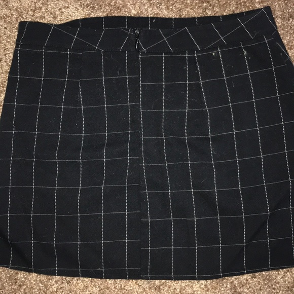 Brandy melville black & white checkered mini skirt - Picture 2 of 3